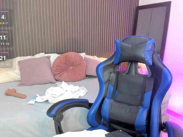 lizzarobert Live Webcam on BongaCams