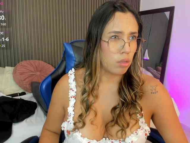lizzarobert webcam