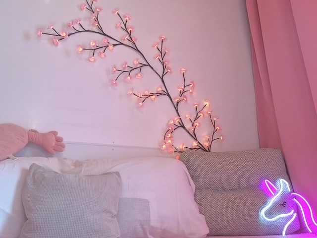 cutetella live cam on BongaCams