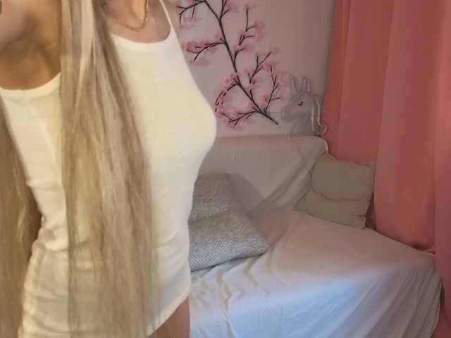 cutetella live cam on BongaCams