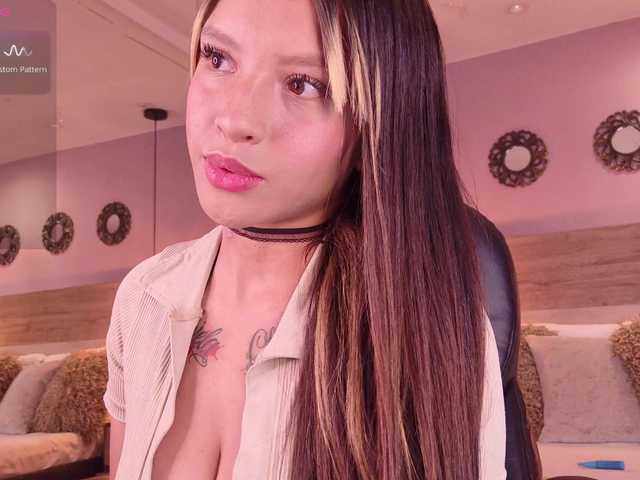 ArianaGolden live cam on BongaCams