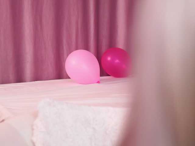 LaraBrynn — live female cam
