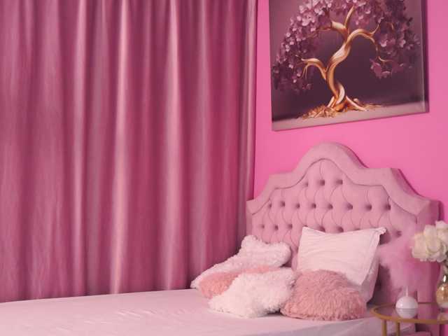 LaraBrynn live cam