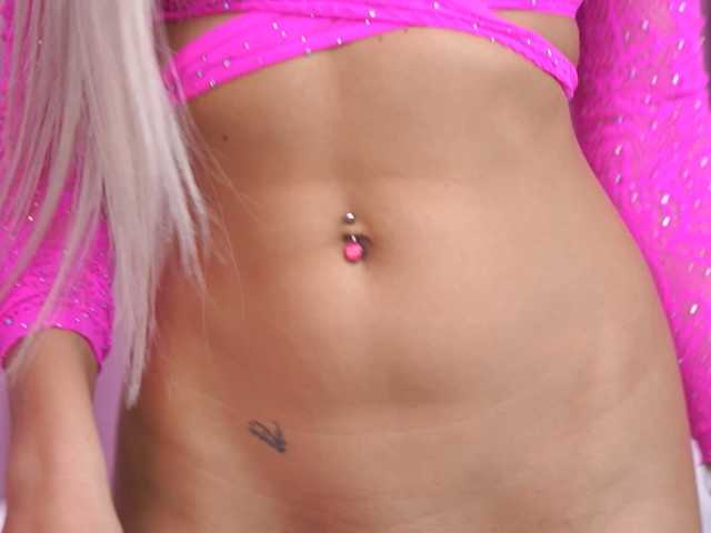 LaraBrynn live cam preview