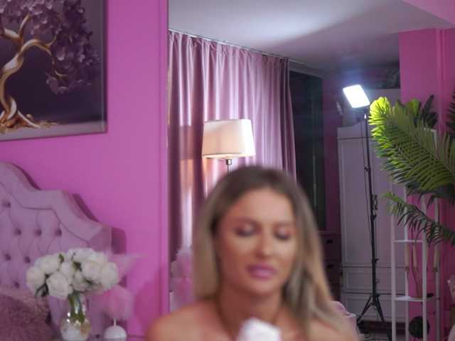 Live трансляция LaraBrynn - Runet.cam