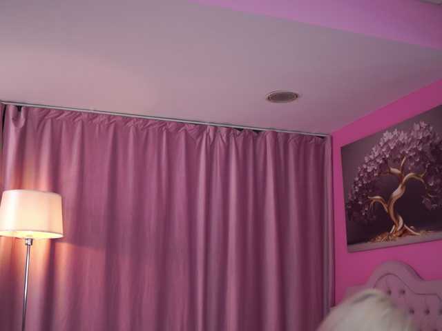 LaraBrynn live cam