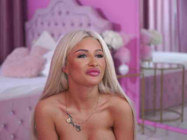 LaraBrynn Sex Cam Show