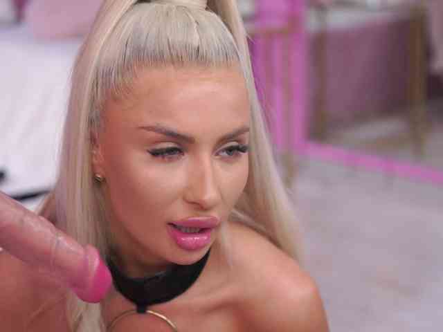 LaraBrynn Sex Cam Show