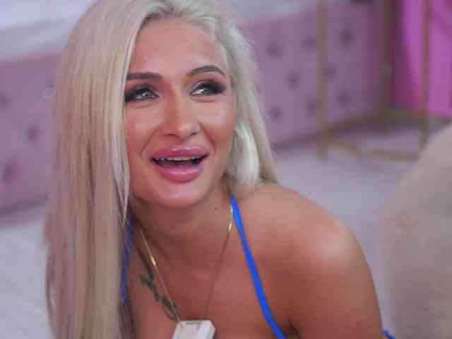 LaraBrynn Sex Cam Show
