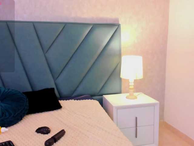 ZoeGomez live cam on BongaCams