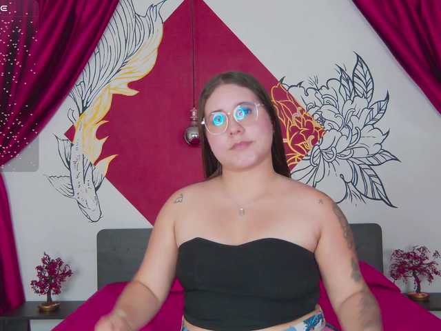 Lia-Avalonn live cam on BongaCams