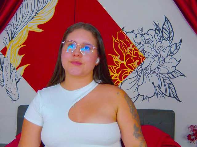 Lia-Avalonn live webcam show
