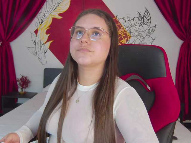 Lia-Avalonn live cam on BongaCams
