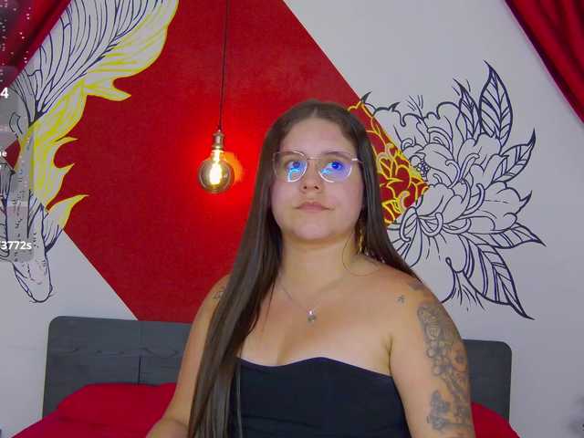 Lia-Avalonn live cam on BongaCams