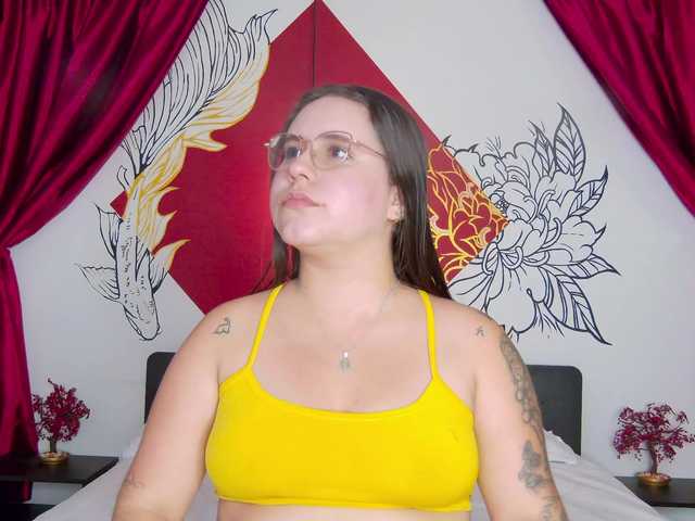 Lia-Avalonn live cam on BongaCams