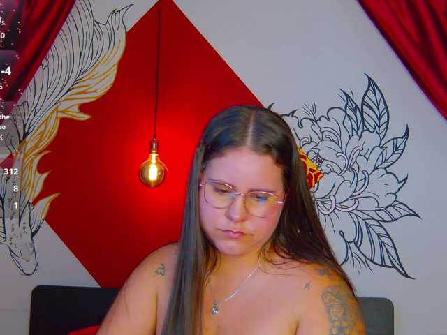 Lia-Avalonn live webcam show