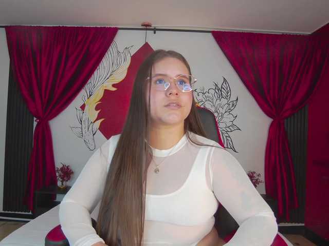 Lia-Avalonn live cam on BongaCams