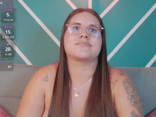 Lia-Avalonn live cam on BongaCams