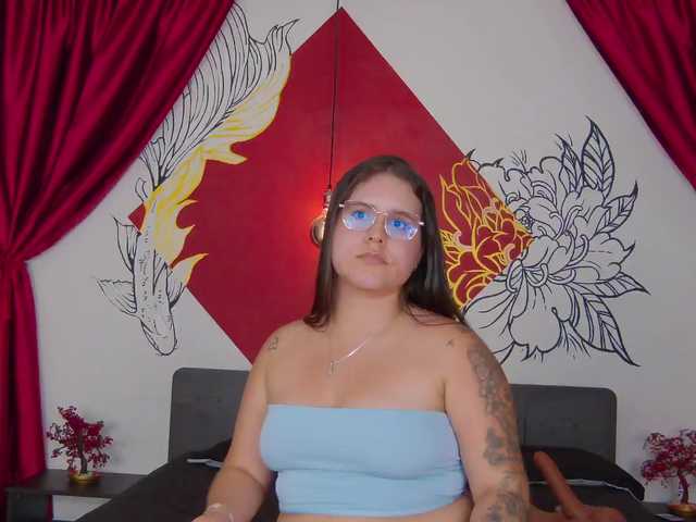Lia-Avalonn live cam on BongaCams