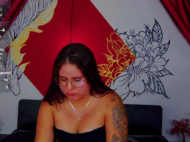 Lia-Avalonn live cam on BongaCams