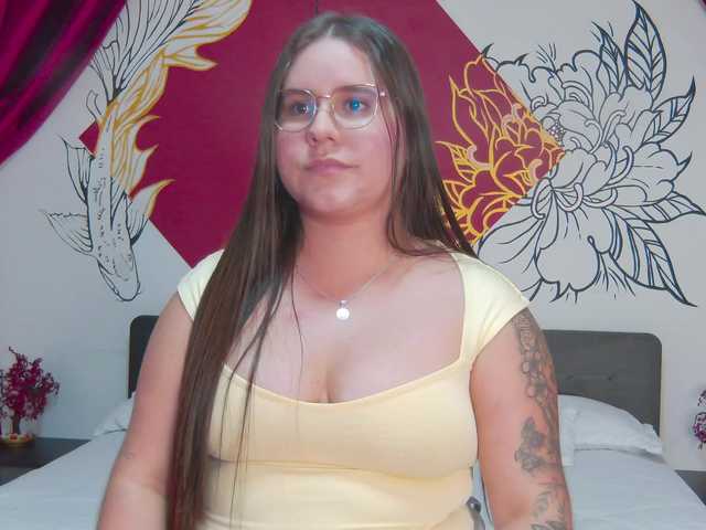 Lia-Avalonn live cam on BongaCams