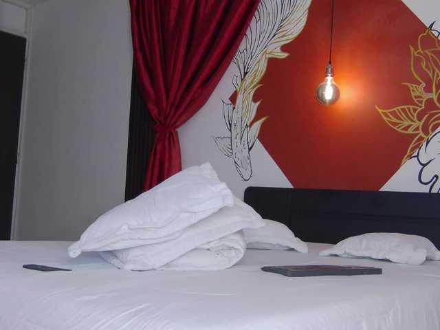 Lia-Avalonn live cam on BongaCams