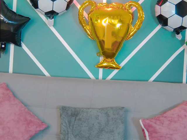 Lia-Avalonn live cam on BongaCams