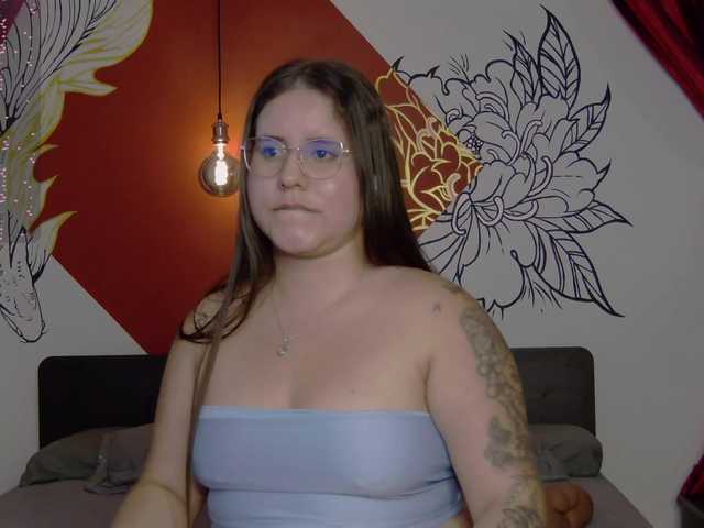 Lia-Avalonn live cam on BongaCams