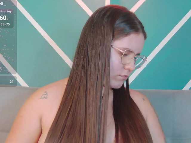 Lia-Avalonn live cam on BongaCams