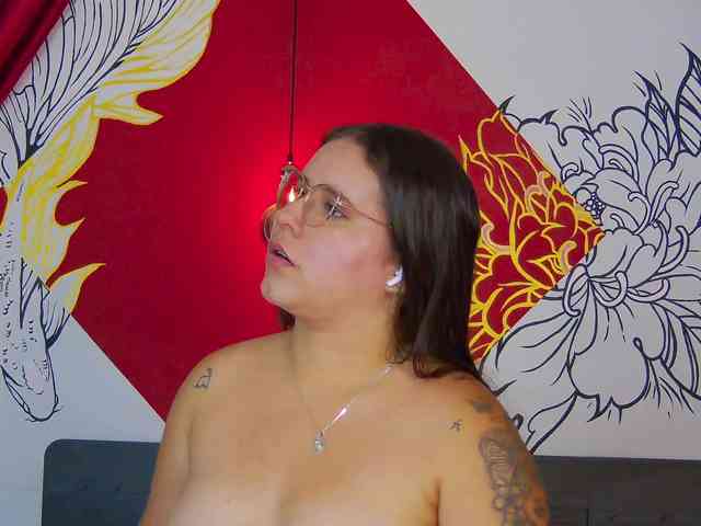 Lia-Avalonn webcam