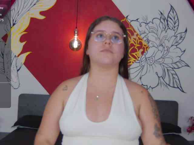 Lia-Avalonn webcam
