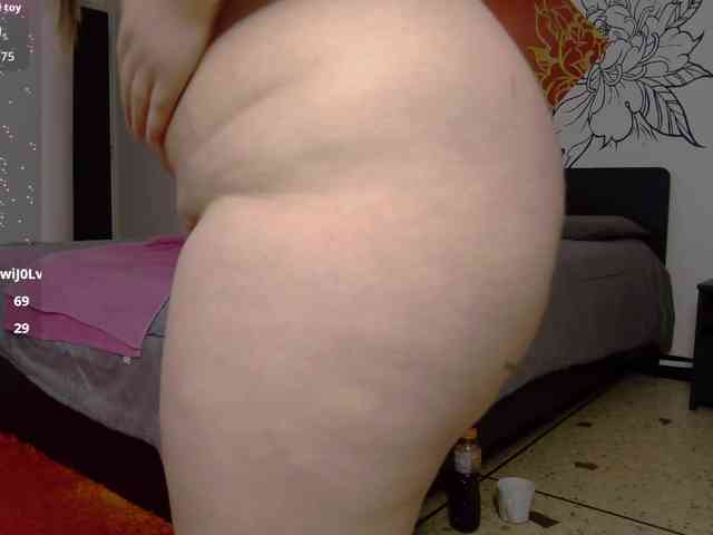 Lia-Avalonn webcam
