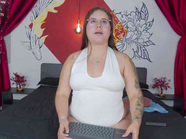 Lia-Avalonn webcam