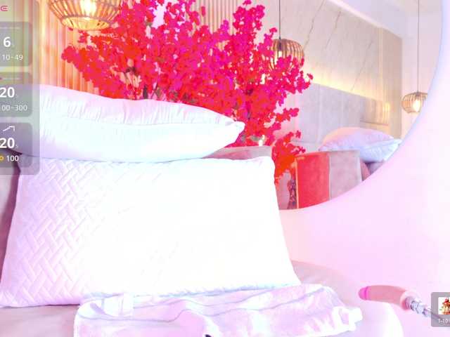 JuliaSantos live cam on BongaCams