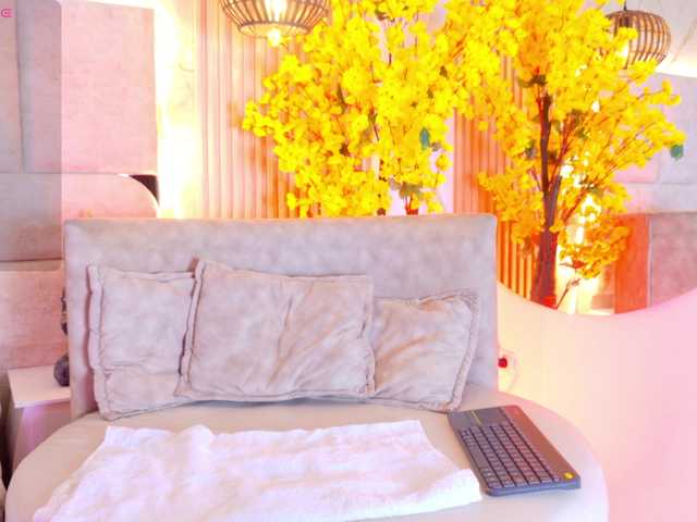 JuliaSantos live cam on BongaCams
