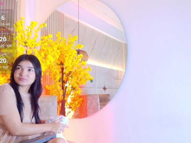 JuliaSantos live cam on BongaCams