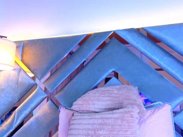 JuliaSantos live cam on BongaCams