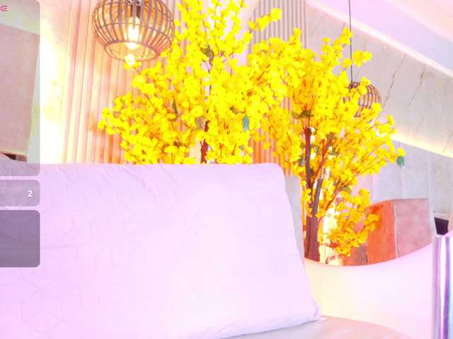 JuliaSantos live cam on BongaCams