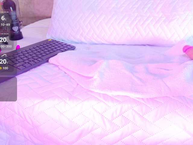 JuliaSantos live cam on BongaCams