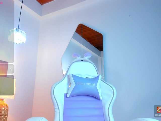 JuliaSantos live cam on BongaCams