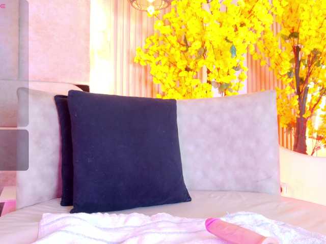 JuliaSantos live cam on BongaCams