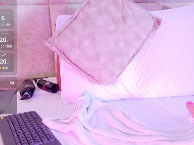 JuliaSantos live cam on BongaCams