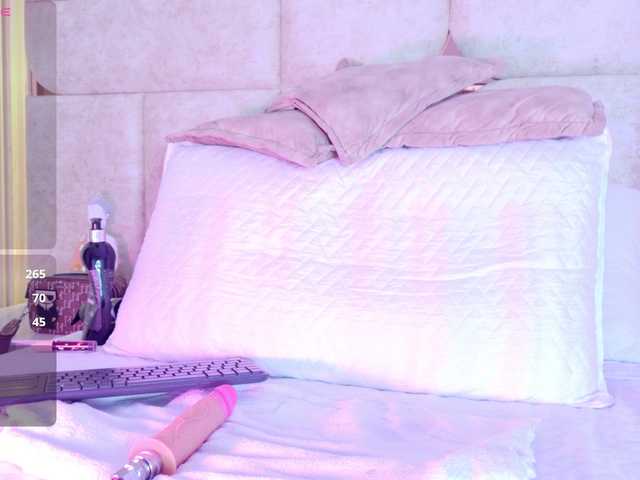 JuliaSantos live cam on BongaCams