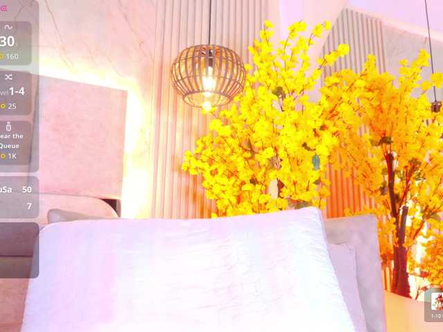JuliaSantos live cam on BongaCams