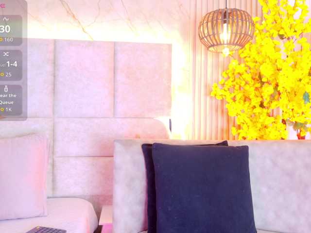 JuliaSantos live cam on BongaCams