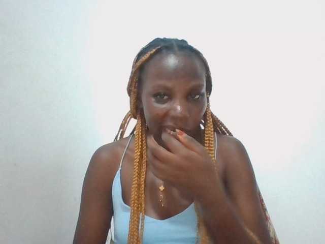 Dimplelaydy live cam on BongaCams