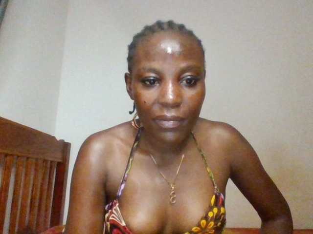Dimplelaydy live cam on BongaCams