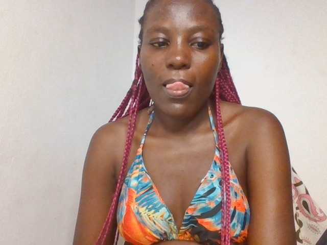 Dimplelaydy live cam on BongaCams