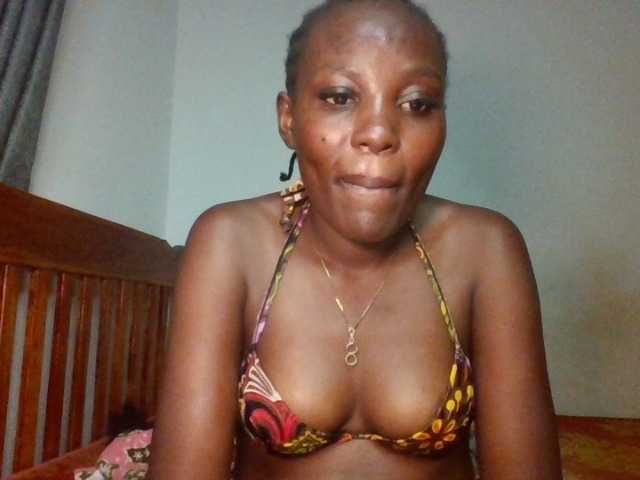 Dimplelaydy live cam on BongaCams