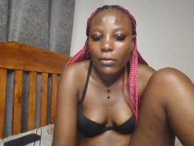 Dimplelaydy live cam on BongaCams